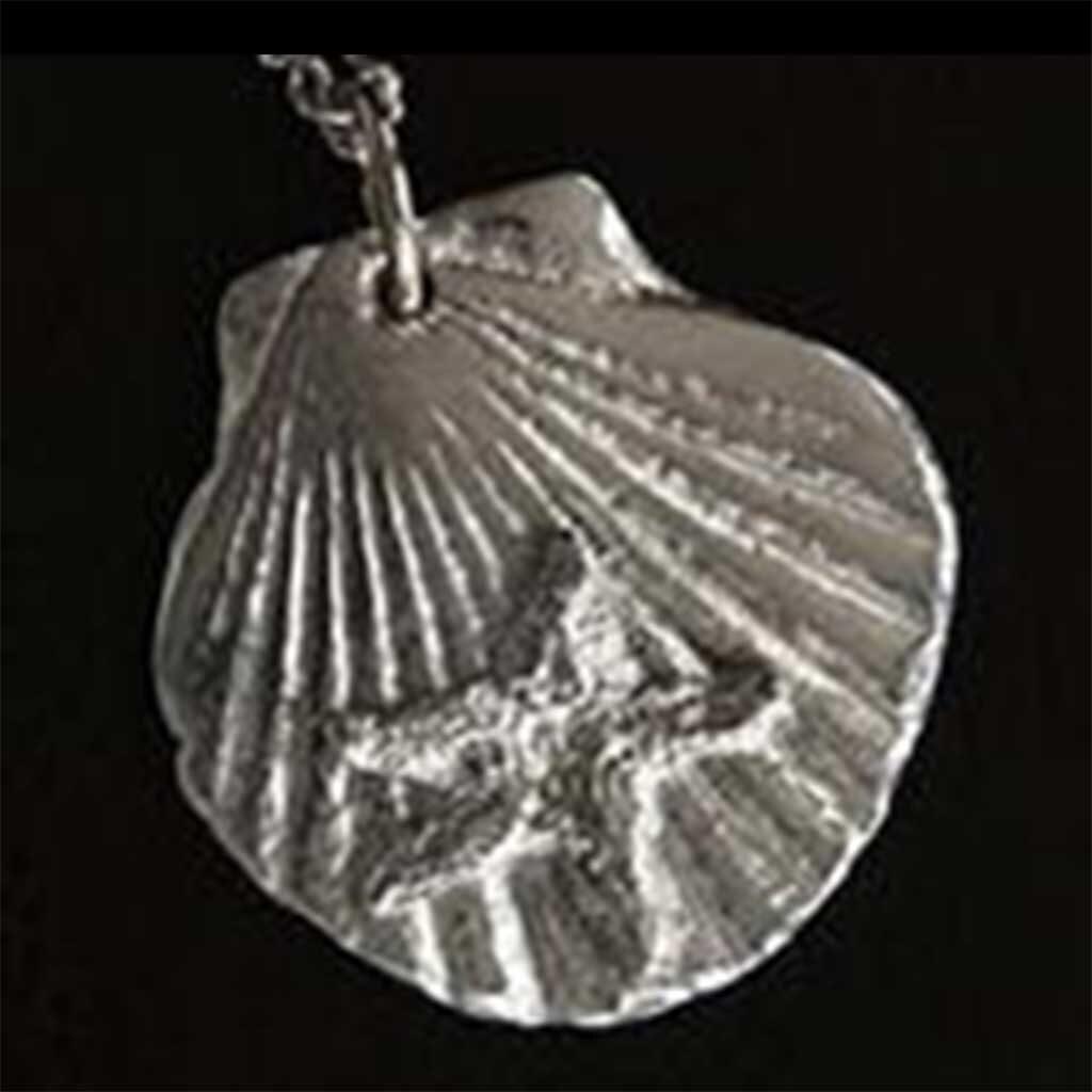 Clam and Starfish Pendant - pewter
